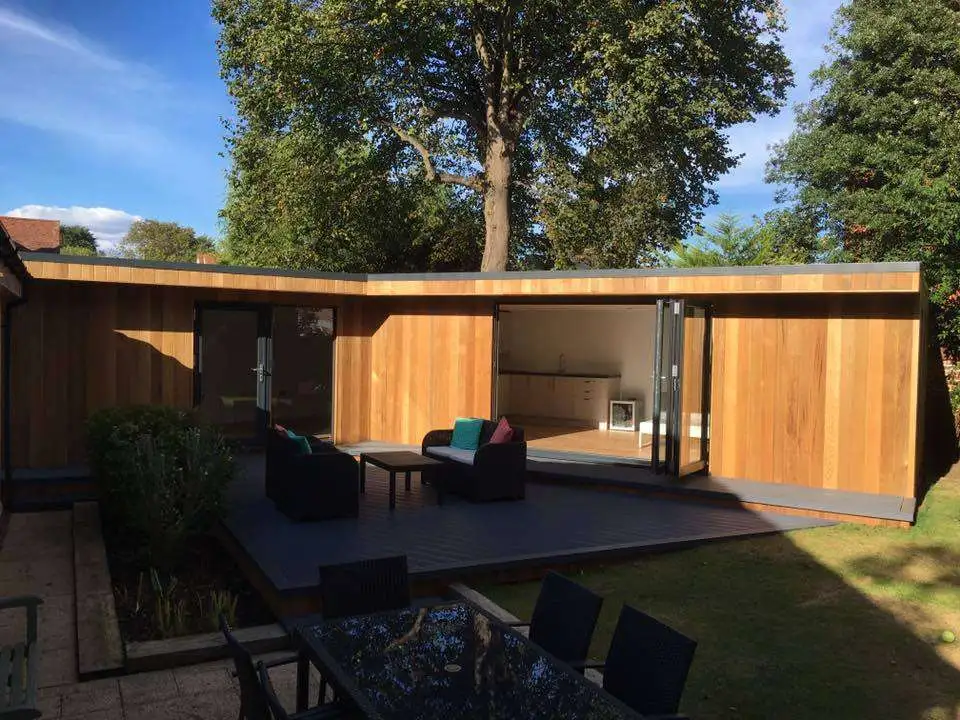 6 Pane Aluminium Bifolding Door - Image 8