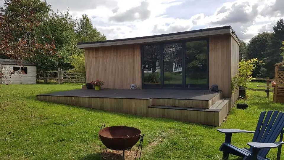 6 Pane Aluminium Bifolding Door - Image 4