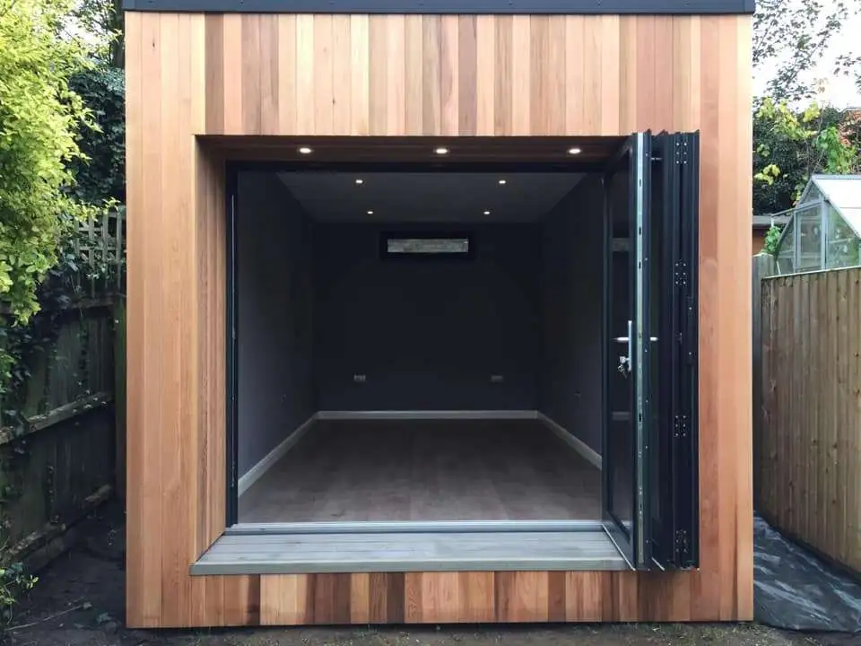 6 Pane Aluminium Bifolding Door - Image 3